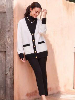 ❤️NWT Karen Kane White and Black Cardigan NEW WITH TAGS, GOLD BUTTONS, POCKETS